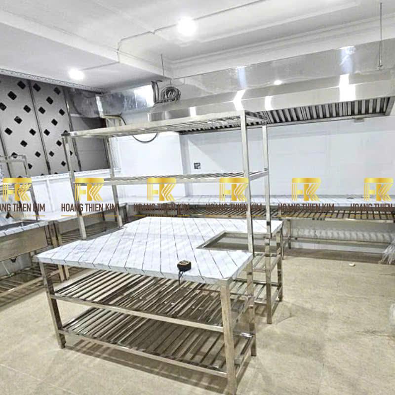 Bàn inox có song dưới và kệ song trên
