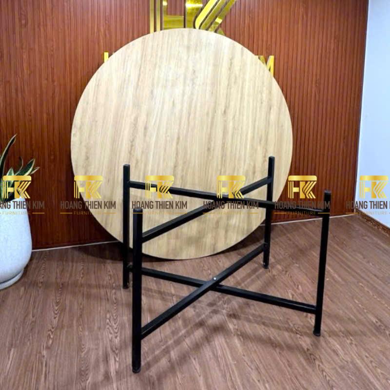 Bàn tròn nhà hàng tiệc cưới 1m6 mặt gỗ MDF Bàn tròn nhà hàng tiệc cưới 1m6 mặt gỗ MDF