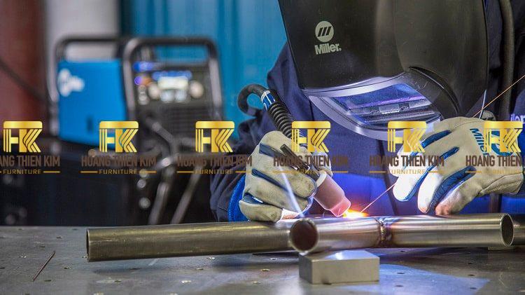 han-inox-3 Hàn TIG là kỹ thuật hàn inox cao cấp, tạo mối hàn đẹp, chính xác nhưng tốn thời gian và chi phí cao