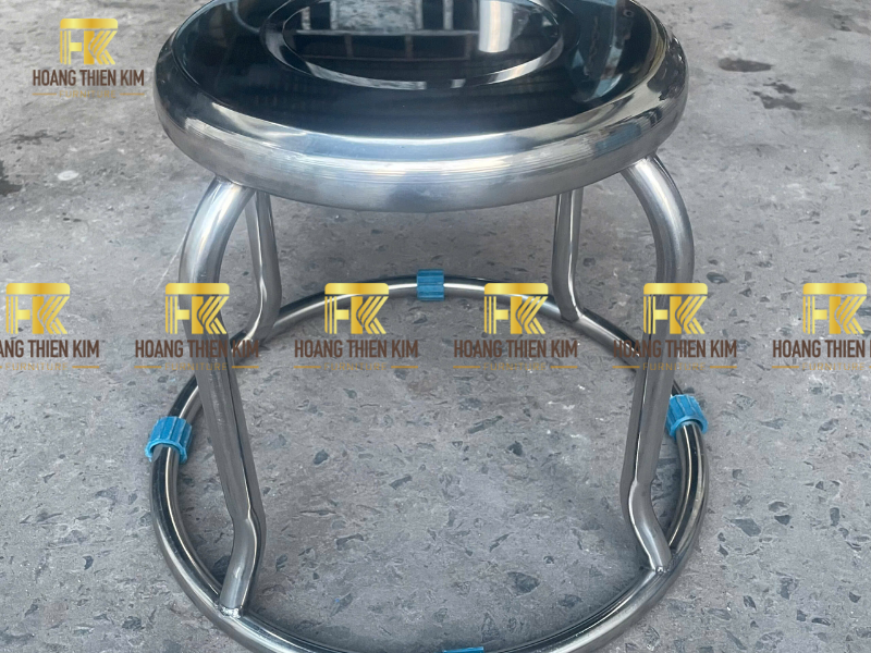 Cấu tạo ghế đôn inox gồm khung, mặt ngồi và mối hàn bền chắc
