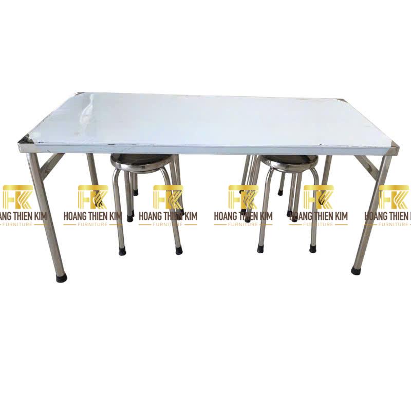 Bàn ăn công nghiệp 2 móc treo ghế